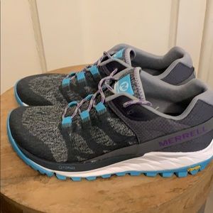 Womens Merrell’s, size 8.5